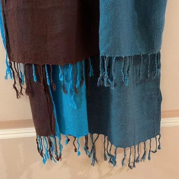 Royal blue & brown soft scarf - Picture 6 of 9